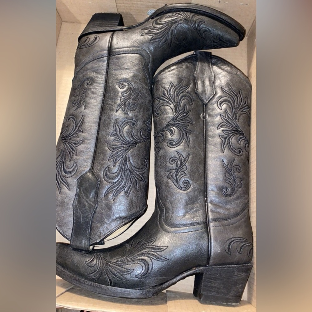 Circle G Black Embroidered Boots